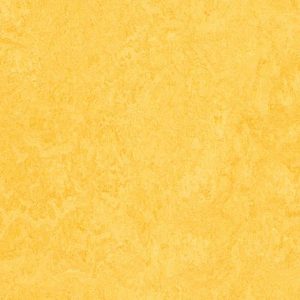 Marmoleum Marbled Real sari mermer desenli Linolyum Zemin Kaplama 3251 lemon zest 2026