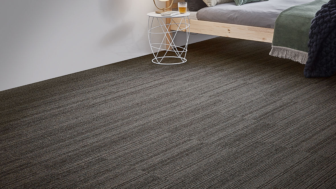 Tessera Struktur 2 Linear Karo Halılar 2 AZM tessera struktur 2 linear karo halı 4405 Jarn Malm1