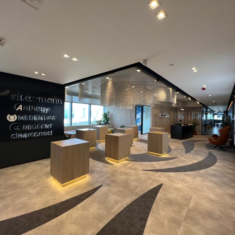 Straumann group Turkiye ofisi Mflor nuance off grey lvt flotex calgary grey as hali 1 2026