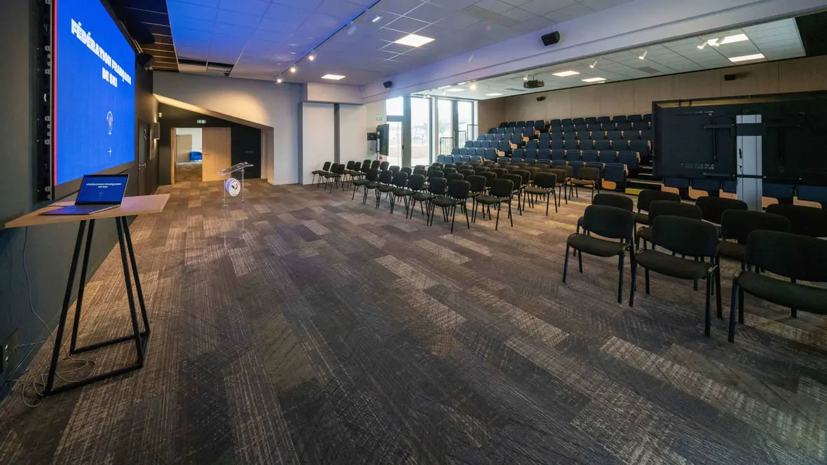 Flotex Refract Plank Halılar 11 Flotex Refract Plank Hali konferans salonu 2026
