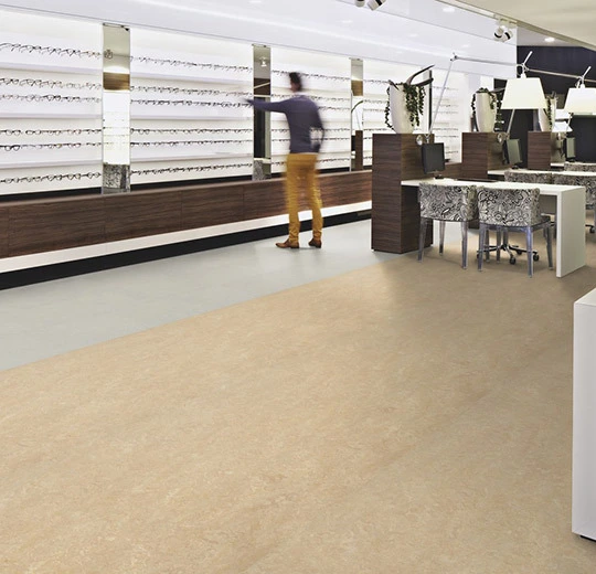 Marmoleum 2.0 Linolyum Zemin Kaplamaları 26 2499 sand marmoleum 2.0 linolyum zemin döşeme1