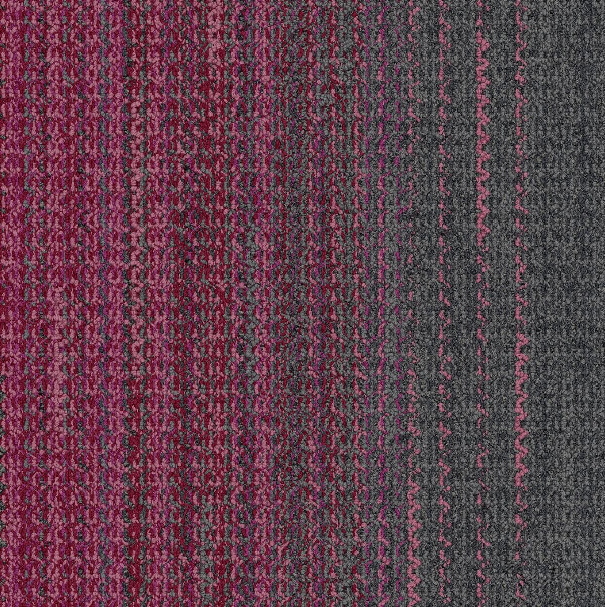 Interface Woven Gradience (WG100-WG200) Karo Halı 48 WG200 Ink Rose Interface Woven Gradience WG200 Karo Hali Modelleri 2026