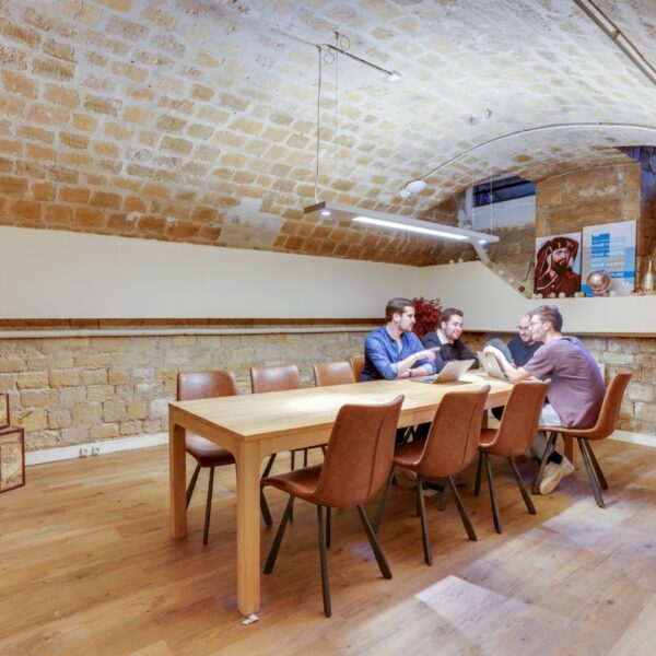 Mflor Authentic Plank LVT Zemin Kaplamaları (DryBack) 4 agorize ofis paris Authentic Plank 81011 Mocha