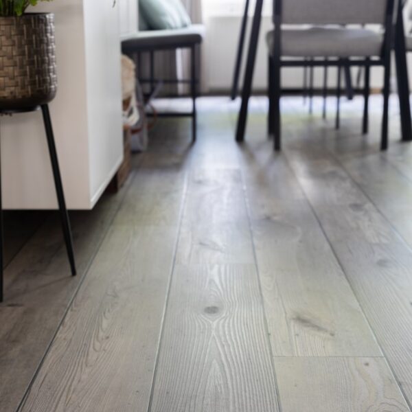 Mflor Authentic Plank LVT Zemin Kaplamaları (DryBack) 1 mflor Authentic Plank 81013 Verde almanya ofis4