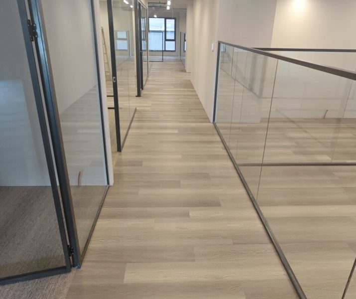 A Plus tasarım Ümraniye ofis AZM Pearl ECO 451065 LVT Vinil zemin kaplama Anıl Zemin (8)