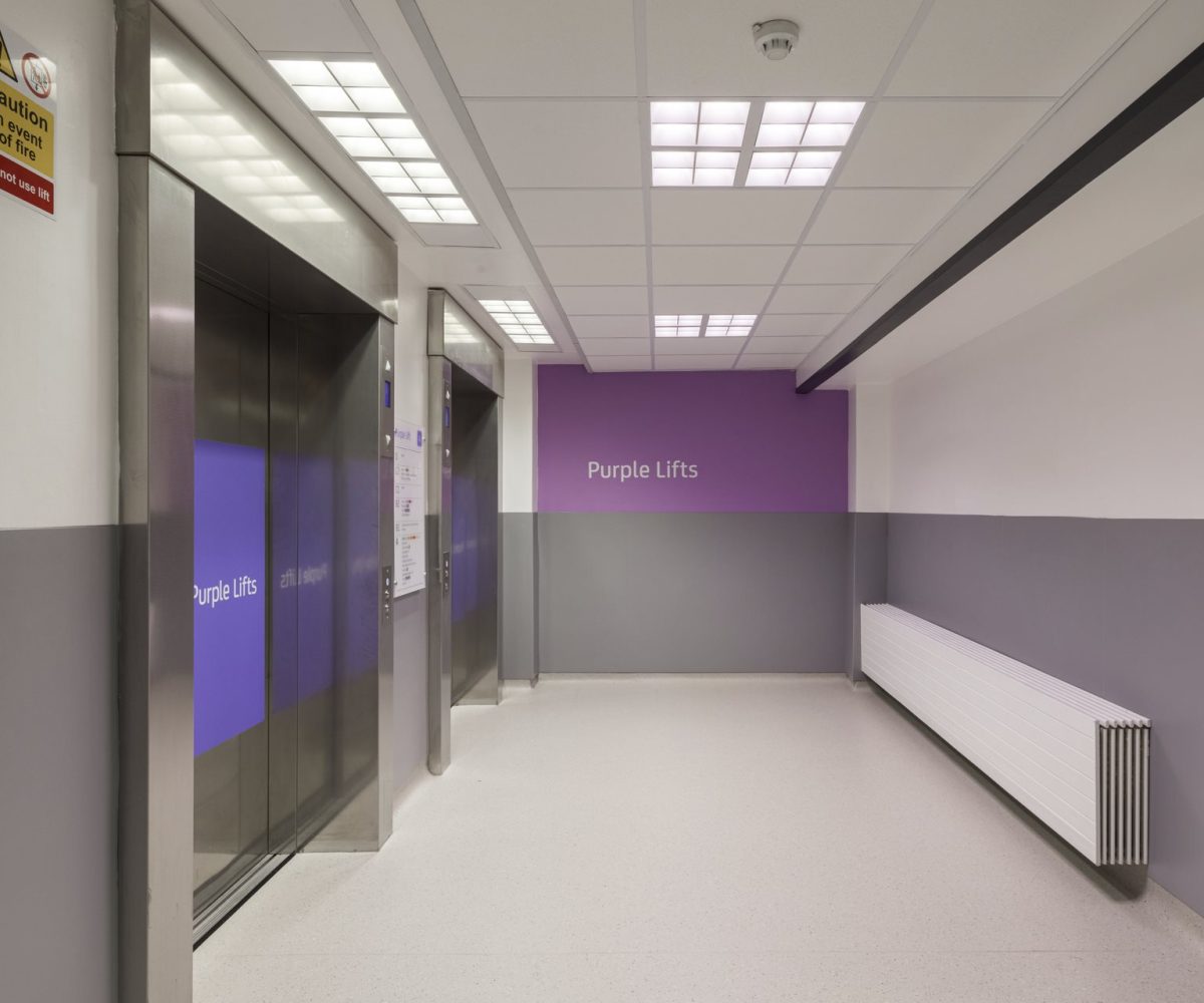 Altro Cantata Heterojen PVC Zemin Kaplama 1 AZM Altro Cantata Altro Fortis Titanium Sheffield çocuk hastanesi rulo pvc zemin kaplama