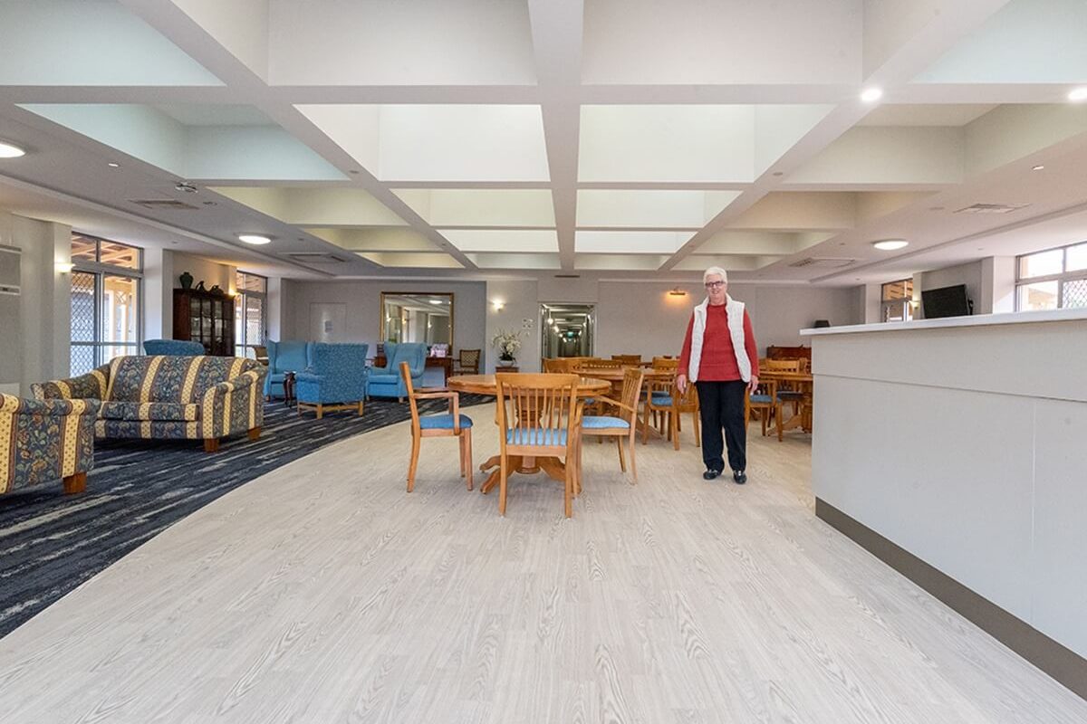 Altro Wood Adhesive Free Heterojen PVC Zemin Kaplama 9 Amana Living1 Altro Wood adhesive free yapıştırıcıya ihtiyaç olmayan heterojen PVC zemin döşeme