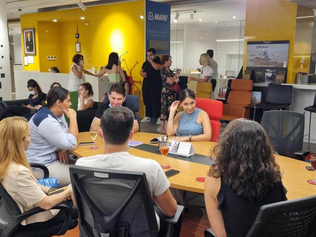 Hakkımızda 14 Vadi İstanbul Ofis Showroom etkinlik toplantı (1)