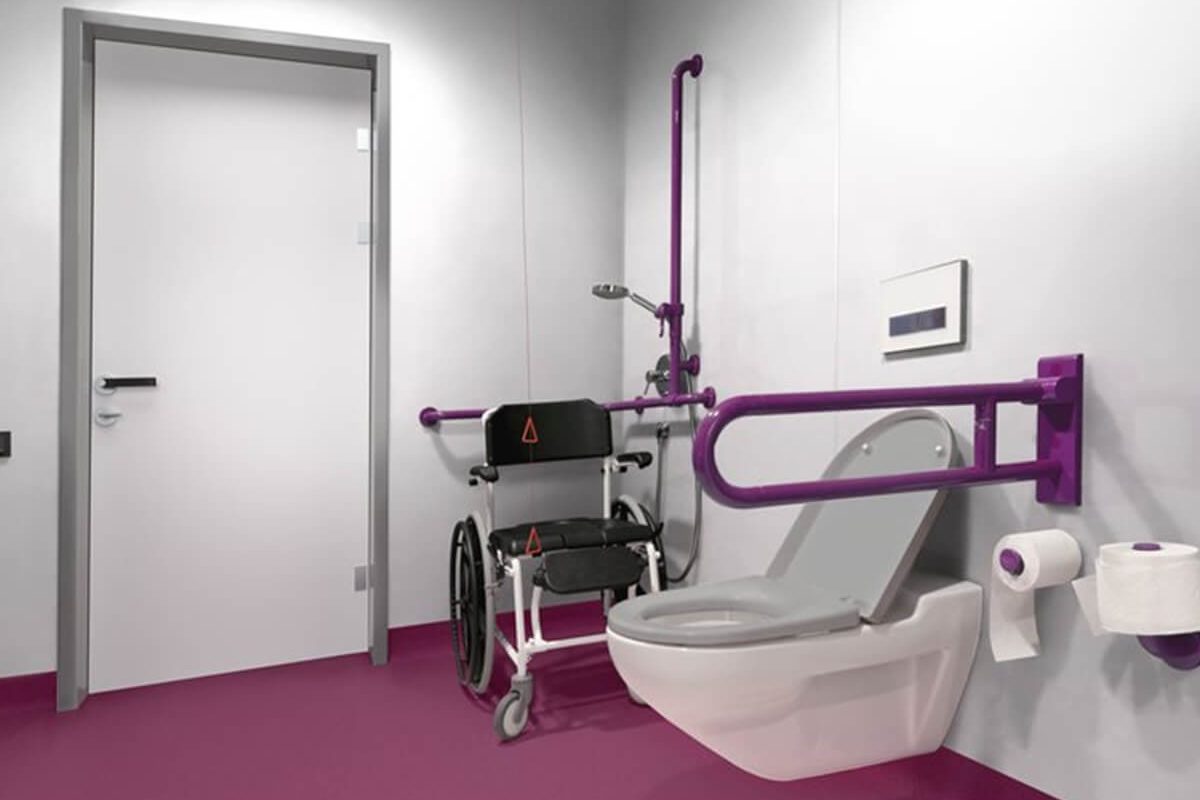 Altro Aquarius Homojen PVC Zemin Kaplama 5 Hospital_bathroom_Altro_Aquarius_Spoonbill Altro Aquarius ıslak zemin homojen PVC zemin döşemesi
