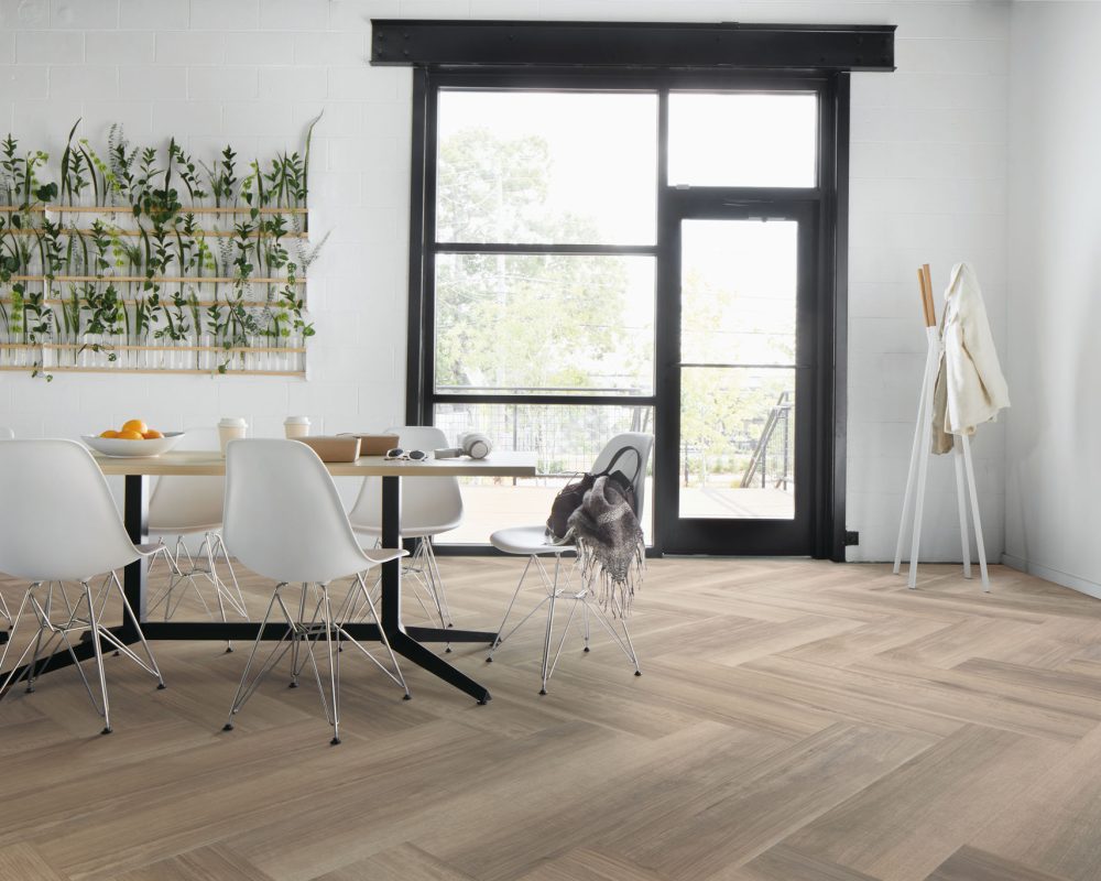 Interface Northern Grain LVT Vinil Zemin Kaplama 1 İnterface Northern Grain lvt vinil _DarkWash_Herringbone