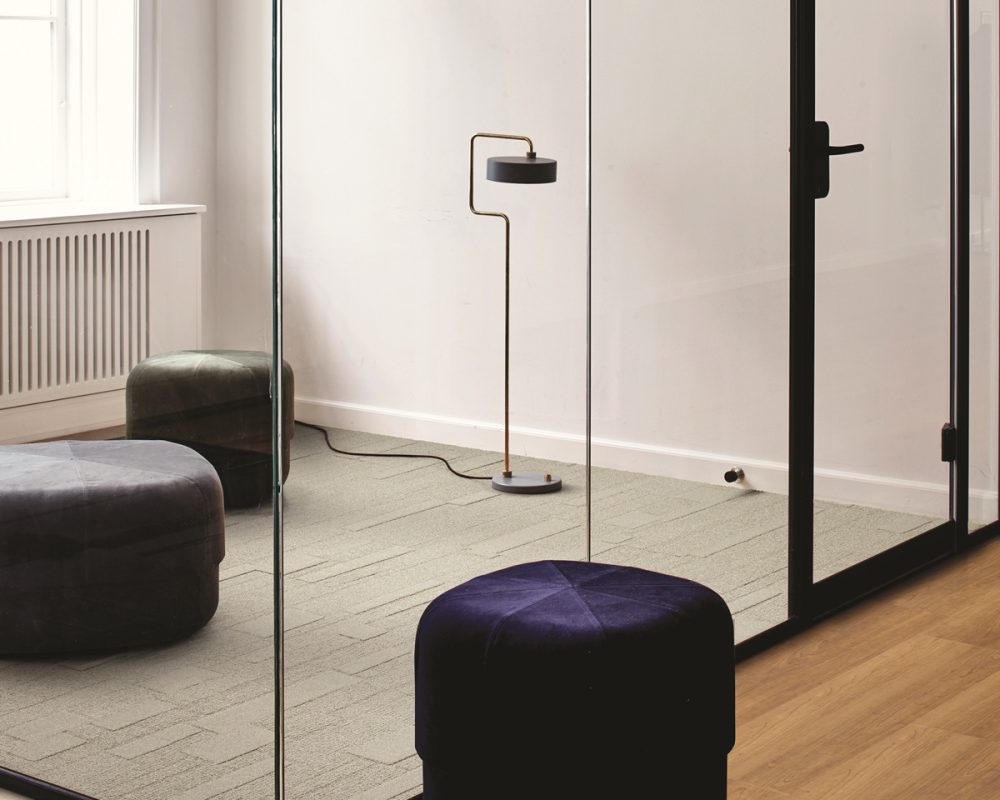 NW_Teak_EM552_Cobblestone Ave (Ashlar) İnterface Level Set lvt vinil yer döşeme