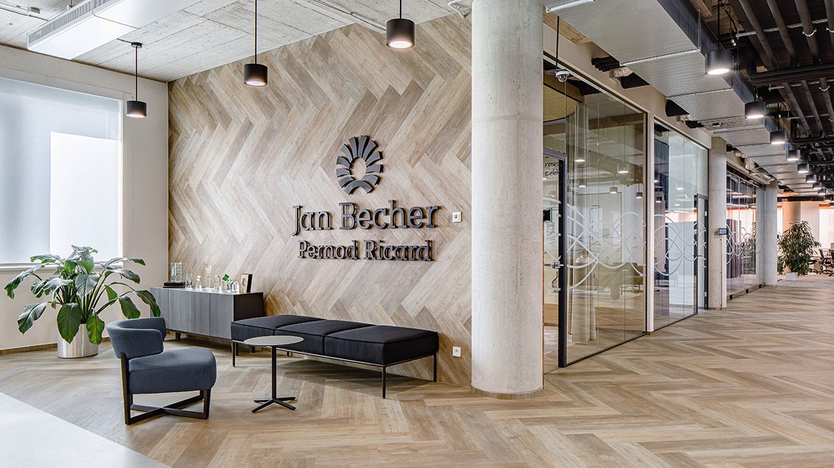 Offices Becherovka ofis Allura Flex Wood 1.0 LVT Vinl zemin1