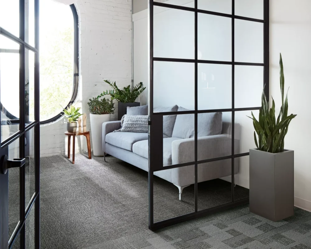 Interface Embodied Beauty Collections Plank Halı 3 interface Zen Stitch_CoalHB_Geisha Gather_Ash plank karo halı