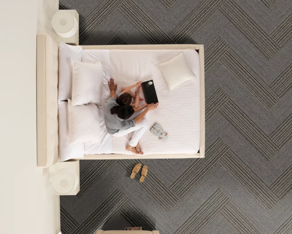 Interface World Woven Collection (WW860 - WW865 - WW870 - WW880 - WW890 -WW895) Plank Halı 16 interface plank halı WW860-FlannelTweed_WW865-MoorlandWarp