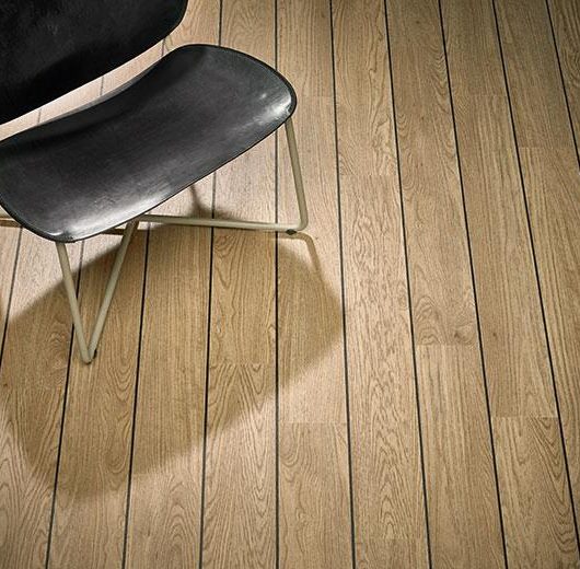 Allura strips glue down LVT zemin kaplama görseli
