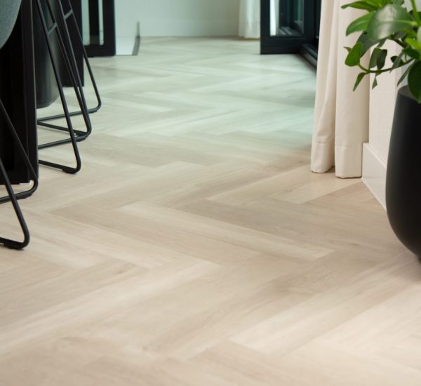 Karo Halı LVT PVC SPC Linolyum Yükseltmiş Döşeme Paspas | Anıl Zemin 34 mflor ParvaBroad Leaf 40810 Light Sycamore hollanda3