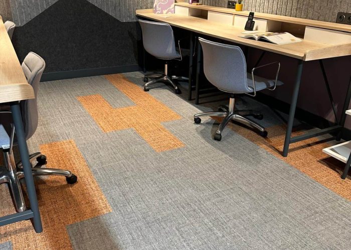 Lino Plank Halılar (Polyamid PA) 5 mod tasarım merkez ofis showroom azm pearl lino plank karo halı zemin kaplama seyrantepe (9)