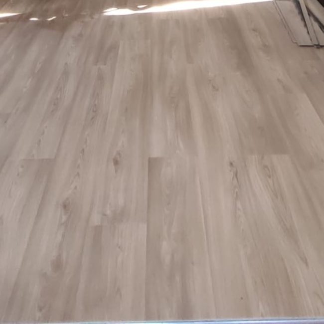 Pure Click Plank LVT Zemin Kaplama - (Kilit Sistem) 13 mod tasarım pure click 1583 classic lvt zemin kaplama emel sultan villaları (1)