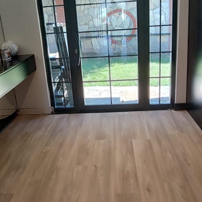 Pure Click Plank LVT Zemin Kaplama - (Kilit Sistem) 8 mod tasarım pure click 1583 classic lvt zemin kaplama emel sultan villaları (2)