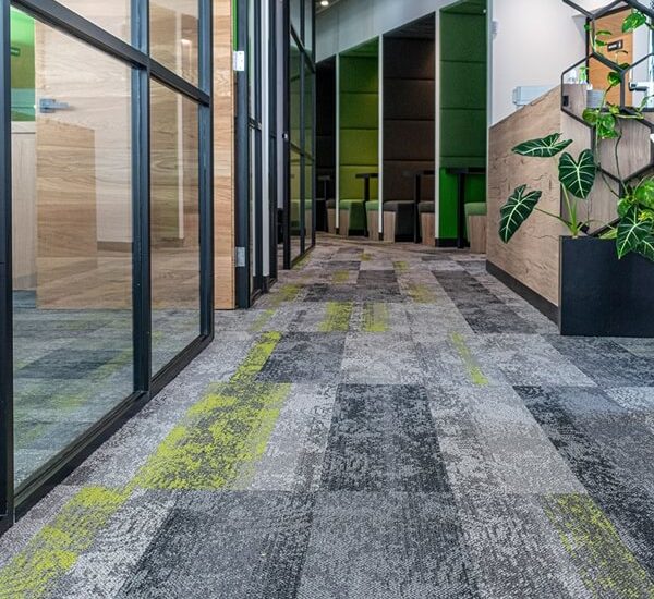 Karo Halı LVT PVC SPC Linolyum Yükseltmiş Döşeme Paspas | Anıl Zemin 20 Voxflor spiral plank ofis halısı Skandia
